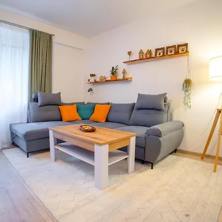 Cozy Little In Old Tw Pozsony