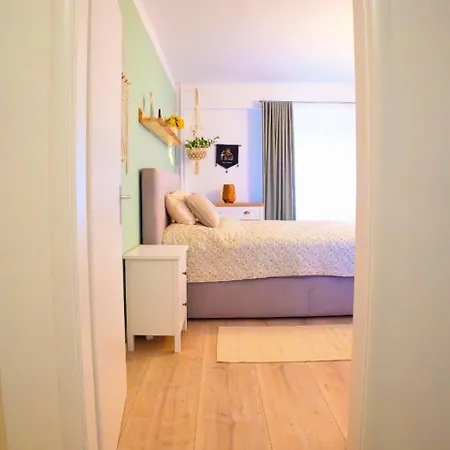 Appartamento Cozy Little In Old Tw Bratislava