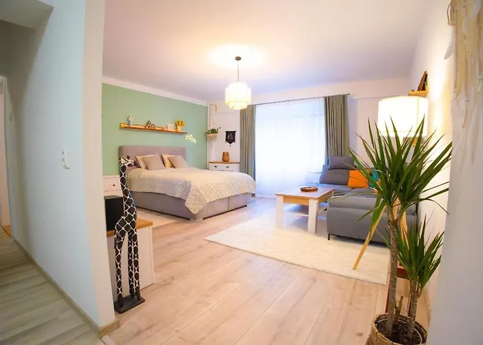 דירה Cozy Little In Old Tw ברטיסלאבה